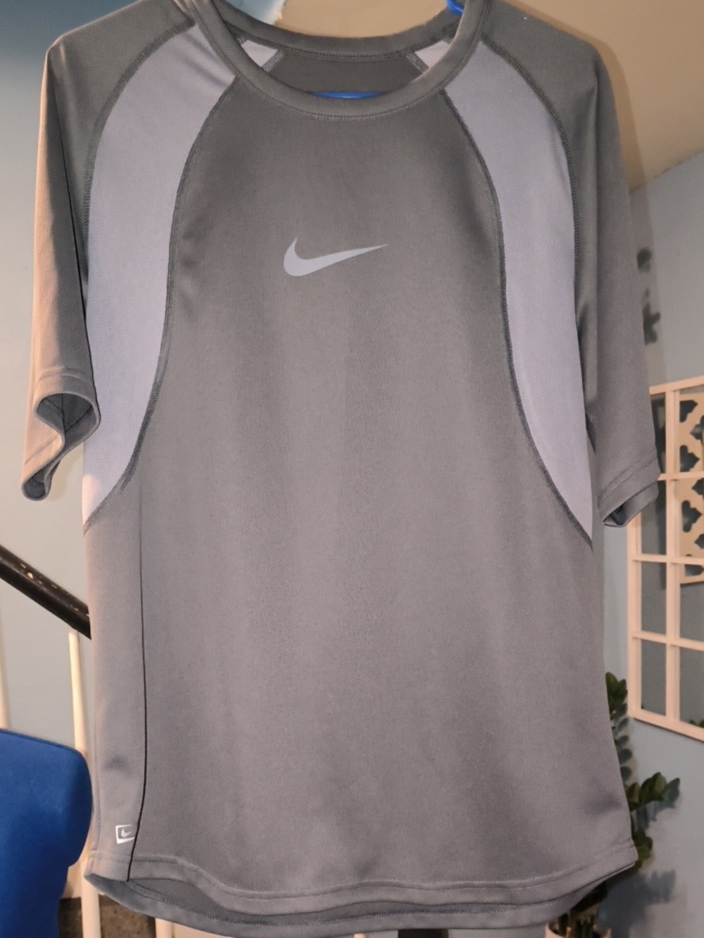Nike Men’s Gray Performance Short-Sleeve Training Shirt